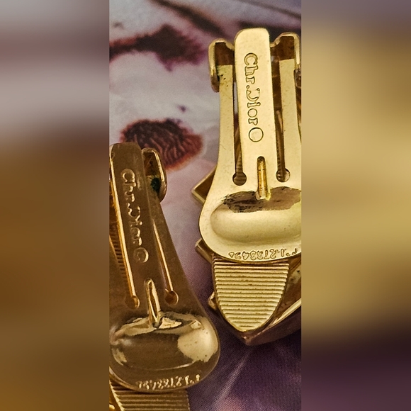 Christian Dior Polished Gold Tone Clip On Earrings - Picture 5 of 8